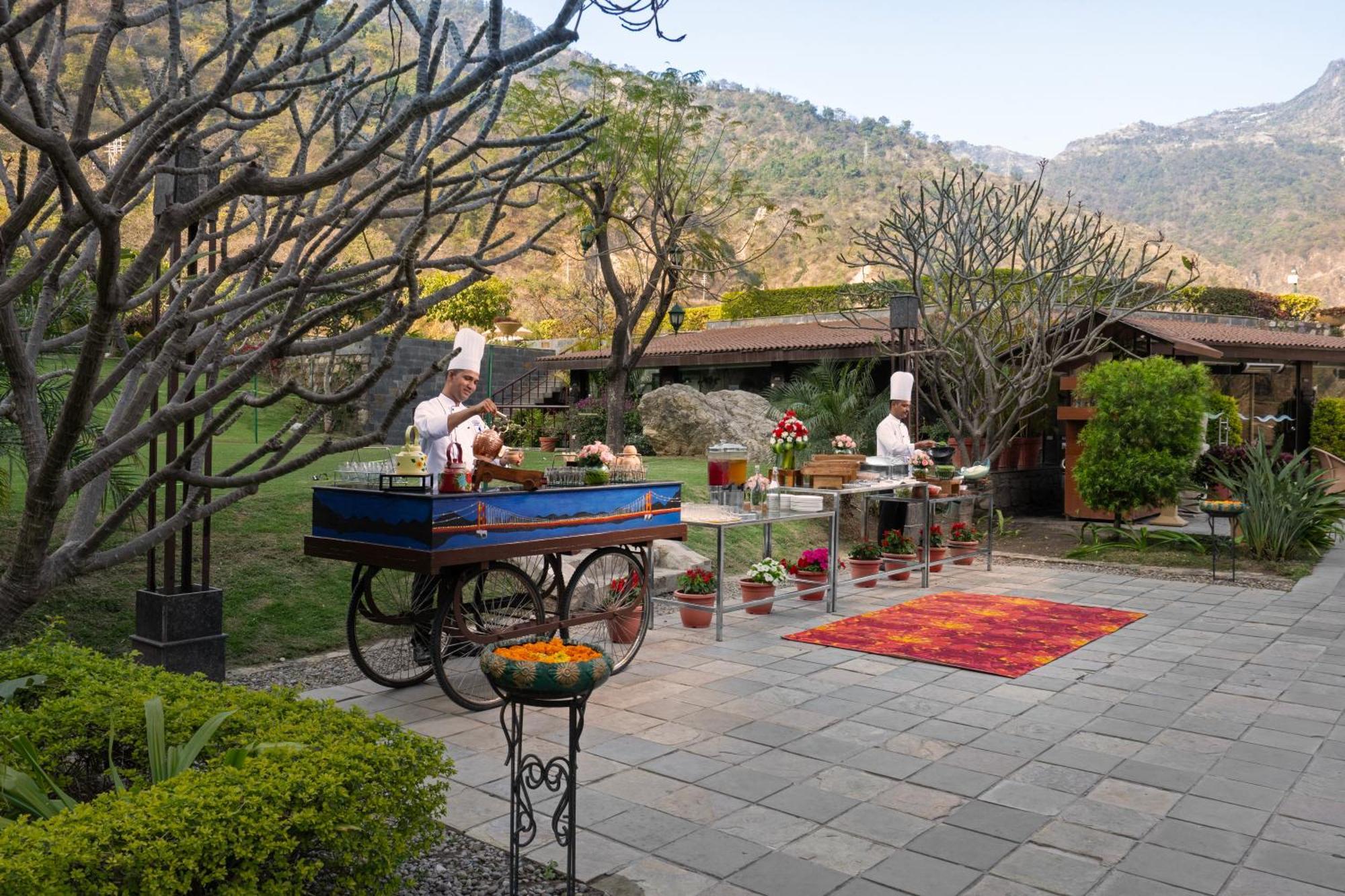 Aloha On The Ganges By Leisure Hotels Rishīkesh Esterno foto